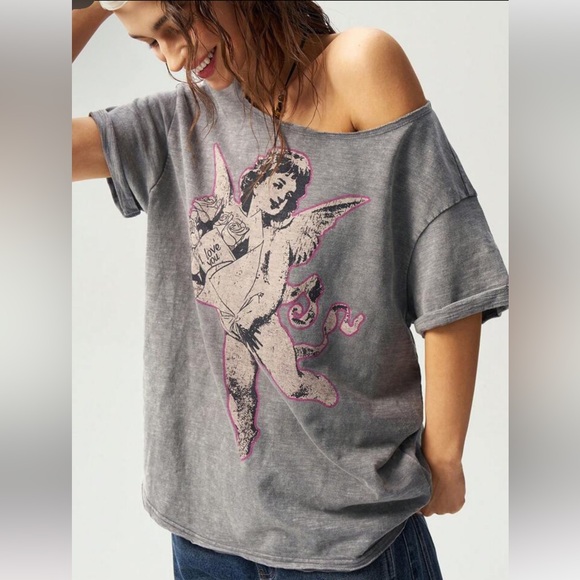 Gray Graphic Tee with Angel Print, oversized, boho vintage vibes size small - Picture 3 of 4